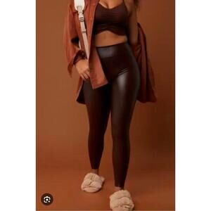 NWT Offline by Aerie Faux Leather Leggings, full length 28". Retails $60